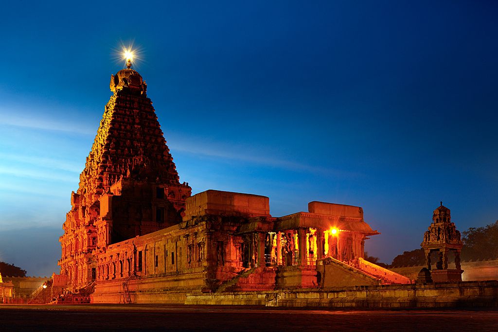 Brihadeeswarar Temple, Thanjavur - Photo, Timing, Puja Details, Architecture