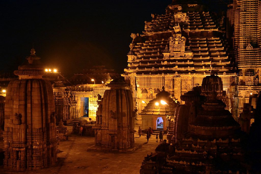 Lingaraj Temple, Bhubaneswar - Info, Timings, Photos, History