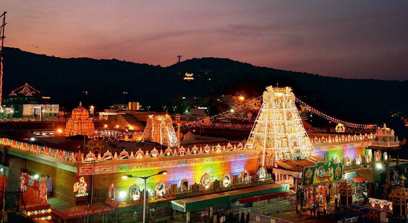 Tirumala Tirupathi Balaji Temple - 15 Must Visit and Famous Temples in India